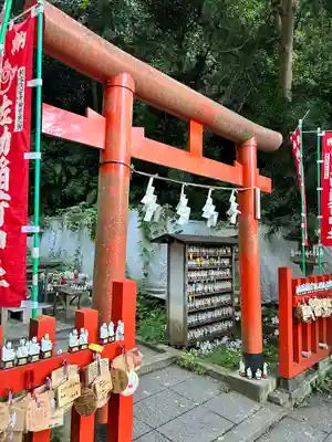 佐助稲荷神社の鳥居