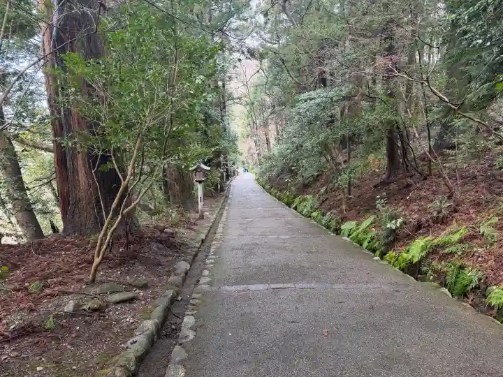 白山比咩神社の{uncategorized: "未分類", other: "その他", undefined: "問題あり", building: "その他建物", grave: "お墓", sacred_gate: "鳥居", guardian: "狛犬", statue: "像", buddha: "仏像", history: "歴史", nature: "自然", garden: "庭園", animal: "動物", pagoda: "塔", temizu: "手水舎", mountain_gate: "山門・神門", sanctuary: "本殿・本堂", subordinate: "末社・摂社", art: "芸術", scenery: "景色", jizo: "地蔵", ema: "絵馬", goshuin: "御朱印", omikuji: "おみくじ", items: "授与品その他", amulet: "お守り", goshuincho: "御朱印帳", eats: "食事", festival: "お祭り", votive_dance: "神楽", shichigosan: "七五三参", wedding: "結婚式", experience: "体験その他", initially: "初詣", around: "周辺", anti_infection: "感染症対策"}