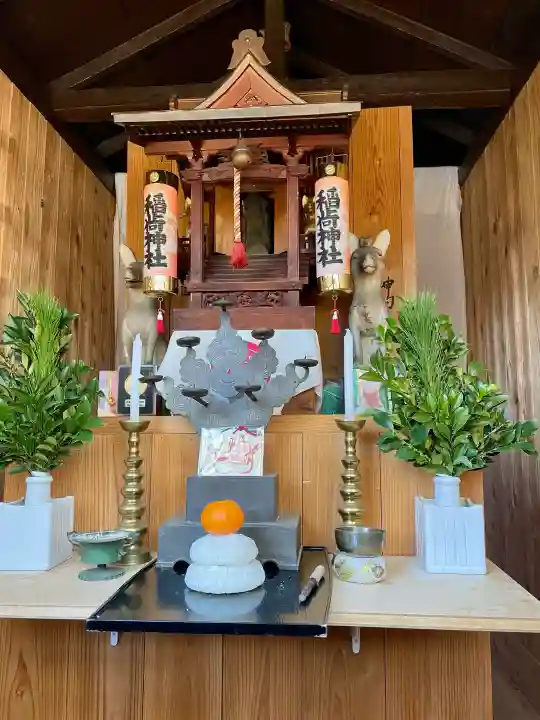 稲荷社の{uncategorized: "未分類", other: "その他", undefined: "問題あり", building: "その他建物", grave: "お墓", sacred_gate: "鳥居", guardian: "狛犬", statue: "像", buddha: "仏像", history: "歴史", nature: "自然", garden: "庭園", animal: "動物", pagoda: "塔", temizu: "手水舎", mountain_gate: "山門・神門", sanctuary: "本殿・本堂", subordinate: "末社・摂社", art: "芸術", scenery: "景色", jizo: "地蔵", ema: "絵馬", goshuin: "御朱印", omikuji: "おみくじ", items: "授与品その他", amulet: "お守り", goshuincho: "御朱印帳", eats: "食事", festival: "お祭り", votive_dance: "神楽", shichigosan: "七五三参", wedding: "結婚式", experience: "体験その他", initially: "初詣", around: "周辺", anti_infection: "感染症対策"}