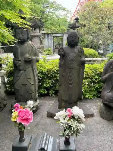増上寺の{uncategorized: "未分類", other: "その他", undefined: "問題あり", building: "その他建物", grave: "お墓", sacred_gate: "鳥居", guardian: "狛犬", statue: "像", buddha: "仏像", history: "歴史", nature: "自然", garden: "庭園", animal: "動物", pagoda: "塔", temizu: "手水舎", mountain_gate: "山門・神門", sanctuary: "本殿・本堂", subordinate: "末社・摂社", art: "芸術", scenery: "景色", jizo: "地蔵", ema: "絵馬", goshuin: "御朱印", omikuji: "おみくじ", items: "授与品その他", amulet: "お守り", goshuincho: "御朱印帳", eats: "食事", festival: "お祭り", votive_dance: "神楽", shichigosan: "七五三参", wedding: "結婚式", experience: "体験その他", initially: "初詣", around: "周辺", anti_infection: "感染症対策"}