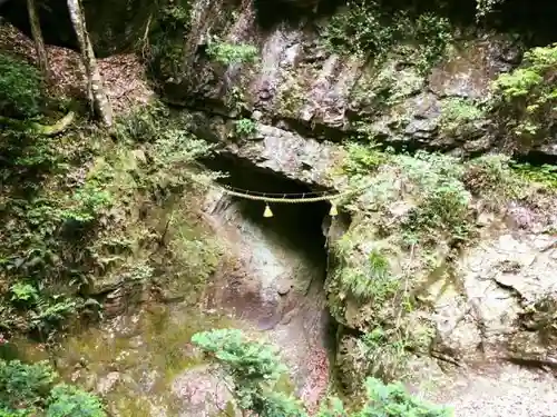 室生龍穴神社の建物その他