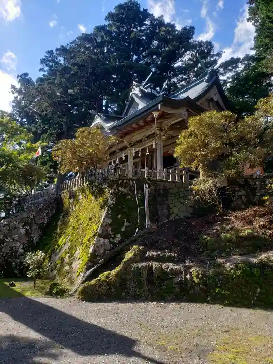玉置神社の{uncategorized: "未分類", other: "その他", undefined: "問題あり", building: "その他建物", grave: "お墓", sacred_gate: "鳥居", guardian: "狛犬", statue: "像", buddha: "仏像", history: "歴史", nature: "自然", garden: "庭園", animal: "動物", pagoda: "塔", temizu: "手水舎", mountain_gate: "山門・神門", sanctuary: "本殿・本堂", subordinate: "末社・摂社", art: "芸術", scenery: "景色", jizo: "地蔵", ema: "絵馬", goshuin: "御朱印", omikuji: "おみくじ", items: "授与品その他", amulet: "お守り", goshuincho: "御朱印帳", eats: "食事", festival: "お祭り", votive_dance: "神楽", shichigosan: "七五三参", wedding: "結婚式", experience: "体験その他", initially: "初詣", around: "周辺", anti_infection: "感染症対策"}