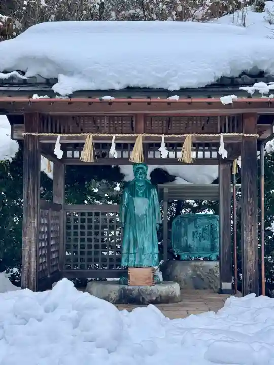 出雲大社 与謝分祠の{uncategorized: "未分類", other: "その他", undefined: "問題あり", building: "その他建物", grave: "お墓", sacred_gate: "鳥居", guardian: "狛犬", statue: "像", buddha: "仏像", history: "歴史", nature: "自然", garden: "庭園", animal: "動物", pagoda: "塔", temizu: "手水舎", mountain_gate: "山門・神門", sanctuary: "本殿・本堂", subordinate: "末社・摂社", art: "芸術", scenery: "景色", jizo: "地蔵", ema: "絵馬", goshuin: "御朱印", omikuji: "おみくじ", items: "授与品その他", amulet: "お守り", goshuincho: "御朱印帳", eats: "食事", festival: "お祭り", votive_dance: "神楽", shichigosan: "七五三参", wedding: "結婚式", experience: "体験その他", initially: "初詣", around: "周辺", anti_infection: "感染症対策"}