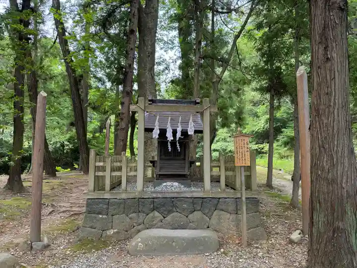 諏訪大社下社春宮の末社・摂社