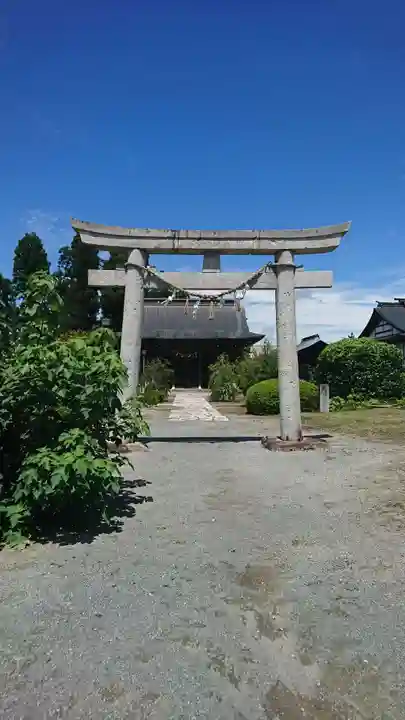 諏訪神社の鳥居