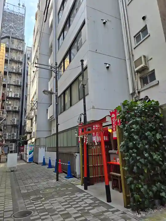 宝童稲荷神社の鳥居