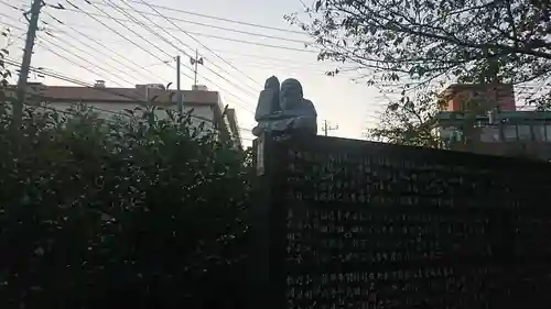 鎮守氷川神社の像