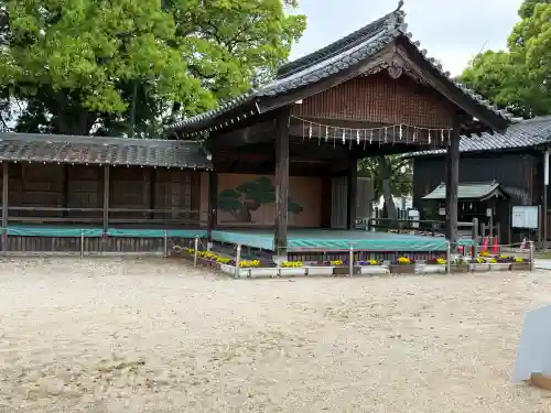 泊神社の{uncategorized: "未分類", other: "その他", undefined: "問題あり", building: "その他建物", grave: "お墓", sacred_gate: "鳥居", guardian: "狛犬", statue: "像", buddha: "仏像", history: "歴史", nature: "自然", garden: "庭園", animal: "動物", pagoda: "塔", temizu: "手水舎", mountain_gate: "山門・神門", sanctuary: "本殿・本堂", subordinate: "末社・摂社", art: "芸術", scenery: "景色", jizo: "地蔵", ema: "絵馬", goshuin: "御朱印", omikuji: "おみくじ", items: "授与品その他", amulet: "お守り", goshuincho: "御朱印帳", eats: "食事", festival: "お祭り", votive_dance: "神楽", shichigosan: "七五三参", wedding: "結婚式", experience: "体験その他", initially: "初詣", around: "周辺", anti_infection: "感染症対策"}