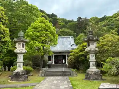 願成就院の{uncategorized: "未分類", other: "その他", undefined: "問題あり", building: "その他建物", grave: "お墓", sacred_gate: "鳥居", guardian: "狛犬", statue: "像", buddha: "仏像", history: "歴史", nature: "自然", garden: "庭園", animal: "動物", pagoda: "塔", temizu: "手水舎", mountain_gate: "山門・神門", sanctuary: "本殿・本堂", subordinate: "末社・摂社", art: "芸術", scenery: "景色", jizo: "地蔵", ema: "絵馬", goshuin: "御朱印", omikuji: "おみくじ", items: "授与品その他", amulet: "お守り", goshuincho: "御朱印帳", eats: "食事", festival: "お祭り", votive_dance: "神楽", shichigosan: "七五三参", wedding: "結婚式", experience: "体験その他", initially: "初詣", around: "周辺", anti_infection: "感染症対策"}