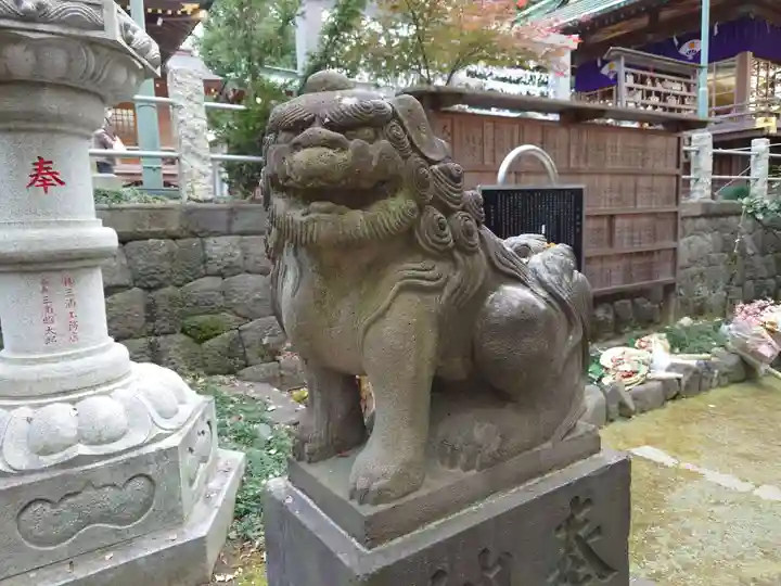 大鷲神社の狛犬