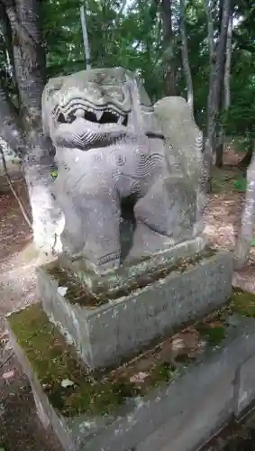 忠栄金刀比羅神社の狛犬