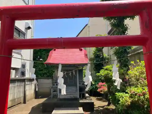 永福御嶽神社の{uncategorized: "未分類", other: "その他", undefined: "問題あり", building: "その他建物", grave: "お墓", sacred_gate: "鳥居", guardian: "狛犬", statue: "像", buddha: "仏像", history: "歴史", nature: "自然", garden: "庭園", animal: "動物", pagoda: "塔", temizu: "手水舎", mountain_gate: "山門・神門", sanctuary: "本殿・本堂", subordinate: "末社・摂社", art: "芸術", scenery: "景色", jizo: "地蔵", ema: "絵馬", goshuin: "御朱印", omikuji: "おみくじ", items: "授与品その他", amulet: "お守り", goshuincho: "御朱印帳", eats: "食事", festival: "お祭り", votive_dance: "神楽", shichigosan: "七五三参", wedding: "結婚式", experience: "体験その他", initially: "初詣", around: "周辺", anti_infection: "感染症対策"}