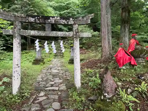 北野神社の{uncategorized: "未分類", other: "その他", undefined: "問題あり", building: "その他建物", grave: "お墓", sacred_gate: "鳥居", guardian: "狛犬", statue: "像", buddha: "仏像", history: "歴史", nature: "自然", garden: "庭園", animal: "動物", pagoda: "塔", temizu: "手水舎", mountain_gate: "山門・神門", sanctuary: "本殿・本堂", subordinate: "末社・摂社", art: "芸術", scenery: "景色", jizo: "地蔵", ema: "絵馬", goshuin: "御朱印", omikuji: "おみくじ", items: "授与品その他", amulet: "お守り", goshuincho: "御朱印帳", eats: "食事", festival: "お祭り", votive_dance: "神楽", shichigosan: "七五三参", wedding: "結婚式", experience: "体験その他", initially: "初詣", around: "周辺", anti_infection: "感染症対策"}