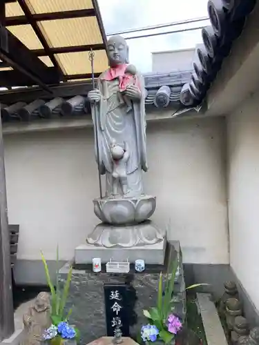 宝蔵寺の地蔵