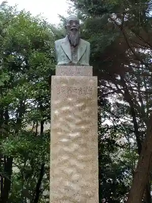 伊萬里神社の像