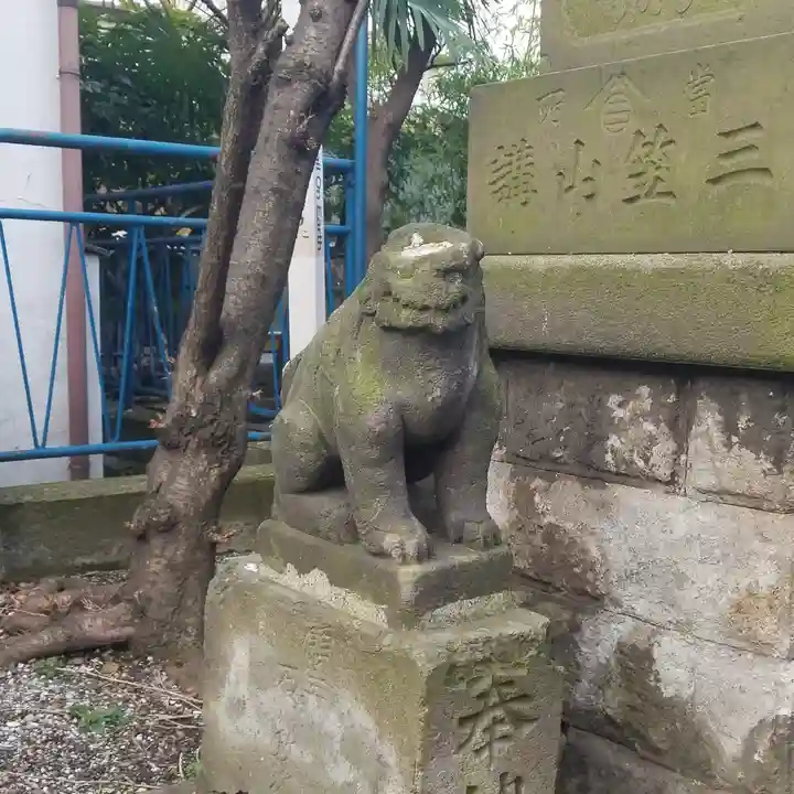 寄木神社の狛犬