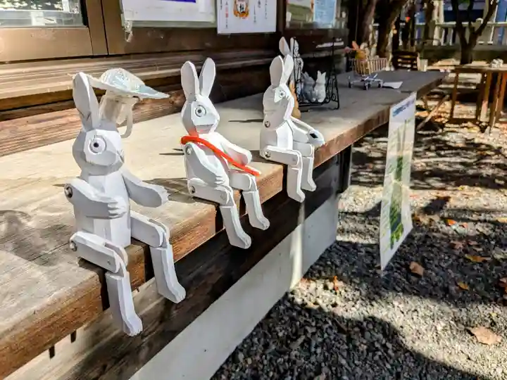 彌彦神社 (伊夜日子神社)の像