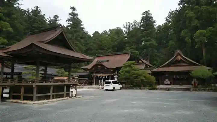 小國神社の本殿・本堂