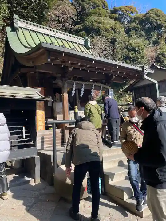 銭洗弁財天宇賀福神社の本殿・本堂