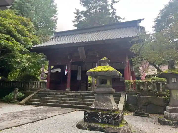 北口本宮冨士浅間神社の山門・神門