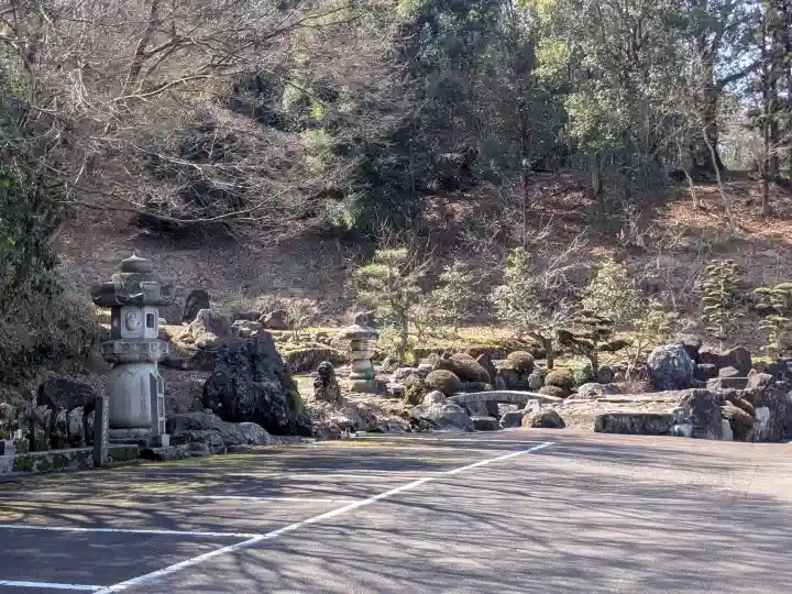 天龍寺の{uncategorized: "未分類", other: "その他", undefined: "問題あり", building: "その他建物", grave: "お墓", sacred_gate: "鳥居", guardian: "狛犬", statue: "像", buddha: "仏像", history: "歴史", nature: "自然", garden: "庭園", animal: "動物", pagoda: "塔", temizu: "手水舎", mountain_gate: "山門・神門", sanctuary: "本殿・本堂", subordinate: "末社・摂社", art: "芸術", scenery: "景色", jizo: "地蔵", ema: "絵馬", goshuin: "御朱印", omikuji: "おみくじ", items: "授与品その他", amulet: "お守り", goshuincho: "御朱印帳", eats: "食事", festival: "お祭り", votive_dance: "神楽", shichigosan: "七五三参", wedding: "結婚式", experience: "体験その他", initially: "初詣", around: "周辺", anti_infection: "感染症対策"}