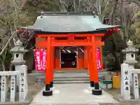 鶴若稲荷神社の{uncategorized: "未分類", other: "その他", undefined: "問題あり", building: "その他建物", grave: "お墓", sacred_gate: "鳥居", guardian: "狛犬", statue: "像", buddha: "仏像", history: "歴史", nature: "自然", garden: "庭園", animal: "動物", pagoda: "塔", temizu: "手水舎", mountain_gate: "山門・神門", sanctuary: "本殿・本堂", subordinate: "末社・摂社", art: "芸術", scenery: "景色", jizo: "地蔵", ema: "絵馬", goshuin: "御朱印", omikuji: "おみくじ", items: "授与品その他", amulet: "お守り", goshuincho: "御朱印帳", eats: "食事", festival: "お祭り", votive_dance: "神楽", shichigosan: "七五三参", wedding: "結婚式", experience: "体験その他", initially: "初詣", around: "周辺", anti_infection: "感染症対策"}