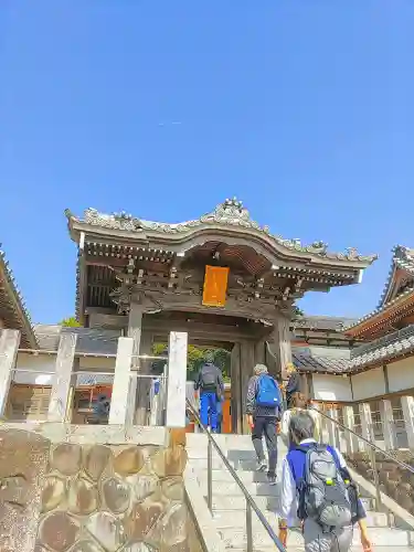 洞雲院の山門・神門
