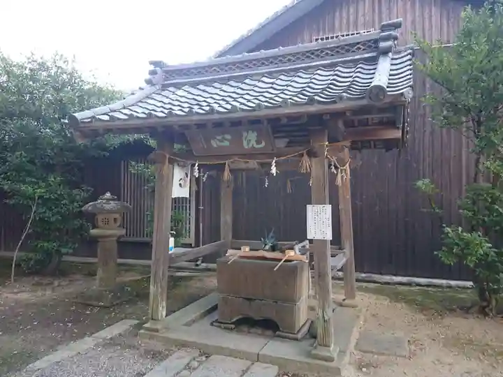 深田神社の手水舎