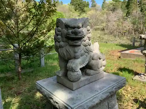 白山神社の狛犬