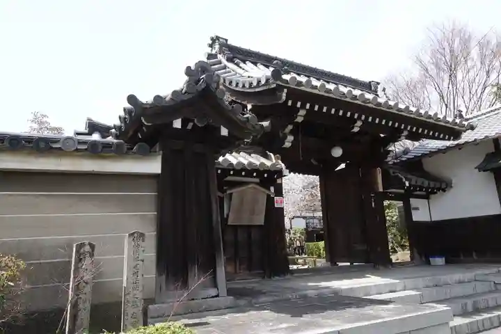 上品蓮台寺の山門・神門