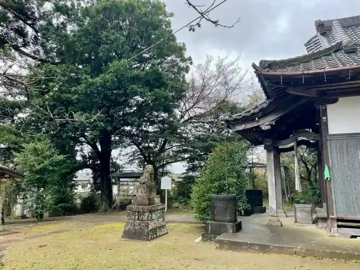 菅原神社の{uncategorized: "未分類", other: "その他", undefined: "問題あり", building: "その他建物", grave: "お墓", sacred_gate: "鳥居", guardian: "狛犬", statue: "像", buddha: "仏像", history: "歴史", nature: "自然", garden: "庭園", animal: "動物", pagoda: "塔", temizu: "手水舎", mountain_gate: "山門・神門", sanctuary: "本殿・本堂", subordinate: "末社・摂社", art: "芸術", scenery: "景色", jizo: "地蔵", ema: "絵馬", goshuin: "御朱印", omikuji: "おみくじ", items: "授与品その他", amulet: "お守り", goshuincho: "御朱印帳", eats: "食事", festival: "お祭り", votive_dance: "神楽", shichigosan: "七五三参", wedding: "結婚式", experience: "体験その他", initially: "初詣", around: "周辺", anti_infection: "感染症対策"}