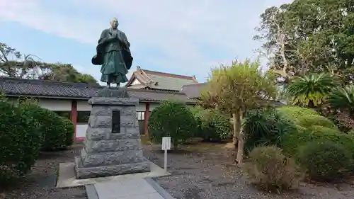 蓮着寺の像