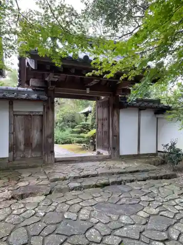 西迎寺の山門・神門