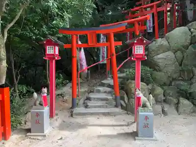 天開稲荷社の鳥居