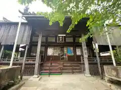 光明寺の本殿