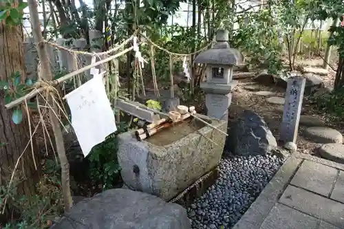 九帝王宮 萱野神社の手水舎