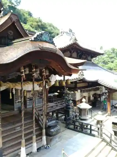 宝山寺の本殿・本堂