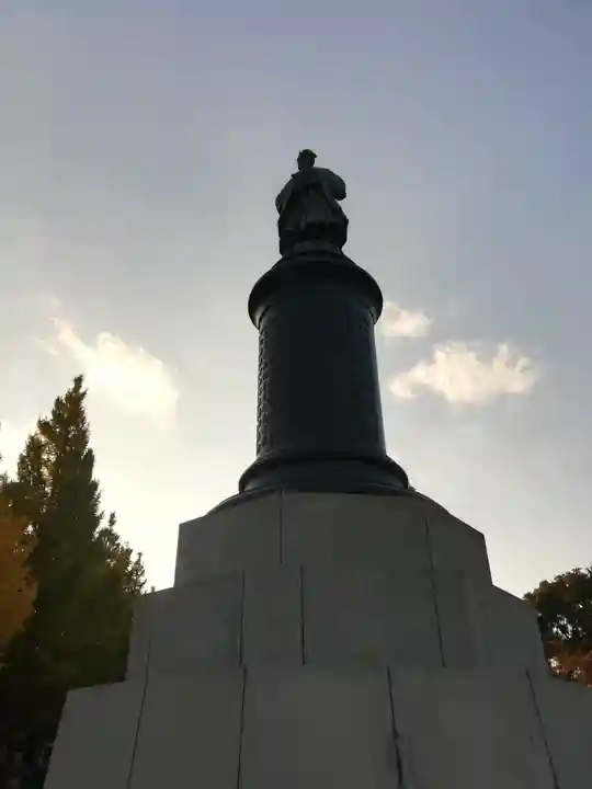 靖國神社の像