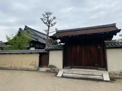 北室院の{uncategorized: "未分類", other: "その他", undefined: "問題あり", building: "その他建物", grave: "お墓", sacred_gate: "鳥居", guardian: "狛犬", statue: "像", buddha: "仏像", history: "歴史", nature: "自然", garden: "庭園", animal: "動物", pagoda: "塔", temizu: "手水舎", mountain_gate: "山門・神門", sanctuary: "本殿・本堂", subordinate: "末社・摂社", art: "芸術", scenery: "景色", jizo: "地蔵", ema: "絵馬", goshuin: "御朱印", omikuji: "おみくじ", items: "授与品その他", amulet: "お守り", goshuincho: "御朱印帳", eats: "食事", festival: "お祭り", votive_dance: "神楽", shichigosan: "七五三参", wedding: "結婚式", experience: "体験その他", initially: "初詣", around: "周辺", anti_infection: "感染症対策"}