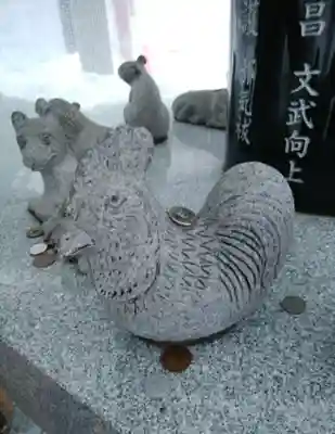 新川皇大神社の像