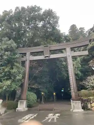 高千穂神社の{uncategorized: "未分類", other: "その他", undefined: "問題あり", building: "その他建物", grave: "お墓", sacred_gate: "鳥居", guardian: "狛犬", statue: "像", buddha: "仏像", history: "歴史", nature: "自然", garden: "庭園", animal: "動物", pagoda: "塔", temizu: "手水舎", mountain_gate: "山門・神門", sanctuary: "本殿・本堂", subordinate: "末社・摂社", art: "芸術", scenery: "景色", jizo: "地蔵", ema: "絵馬", goshuin: "御朱印", omikuji: "おみくじ", items: "授与品その他", amulet: "お守り", goshuincho: "御朱印帳", eats: "食事", festival: "お祭り", votive_dance: "神楽", shichigosan: "七五三参", wedding: "結婚式", experience: "体験その他", initially: "初詣", around: "周辺", anti_infection: "感染症対策"}