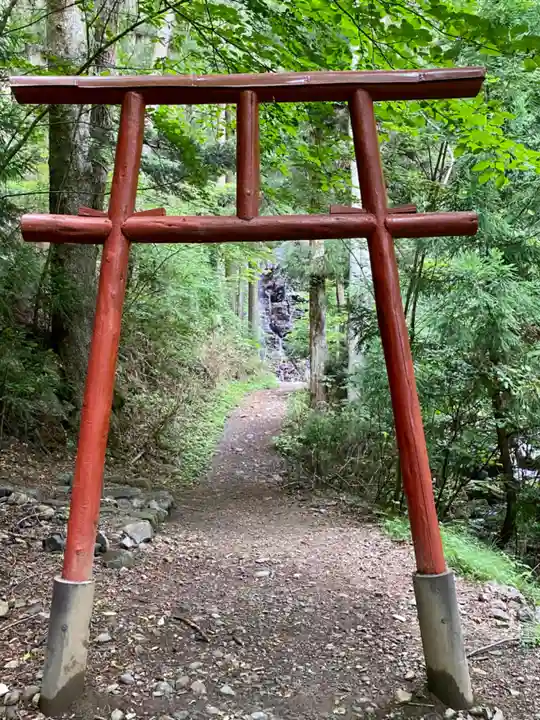 母の白滝神社(山梨県)