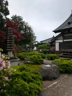 正覚院の{uncategorized: "未分類", other: "その他", undefined: "問題あり", building: "その他建物", grave: "お墓", sacred_gate: "鳥居", guardian: "狛犬", statue: "像", buddha: "仏像", history: "歴史", nature: "自然", garden: "庭園", animal: "動物", pagoda: "塔", temizu: "手水舎", mountain_gate: "山門・神門", sanctuary: "本殿・本堂", subordinate: "末社・摂社", art: "芸術", scenery: "景色", jizo: "地蔵", ema: "絵馬", goshuin: "御朱印", omikuji: "おみくじ", items: "授与品その他", amulet: "お守り", goshuincho: "御朱印帳", eats: "食事", festival: "お祭り", votive_dance: "神楽", shichigosan: "七五三参", wedding: "結婚式", experience: "体験その他", initially: "初詣", around: "周辺", anti_infection: "感染症対策"}