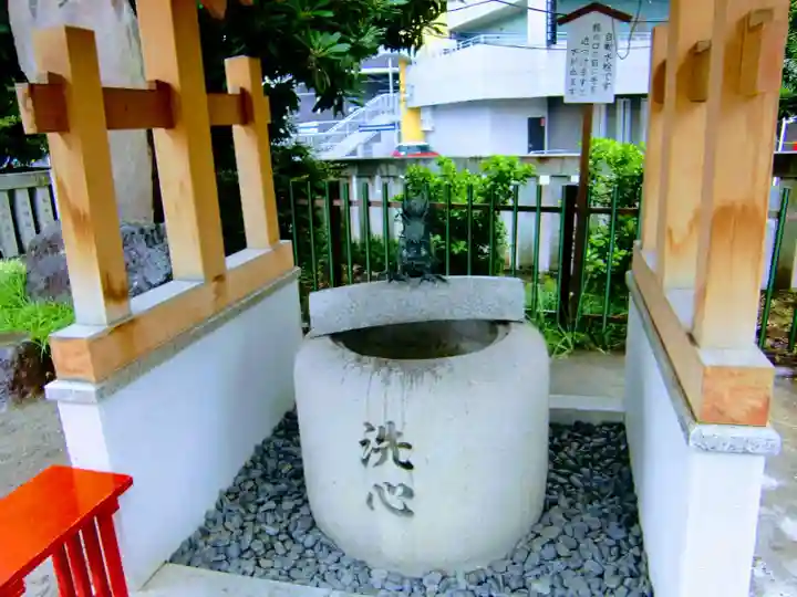 鶴見神社の手水舎