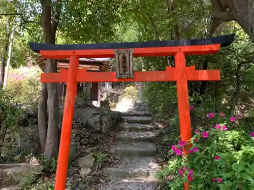 苫道国主神社の末社・摂社