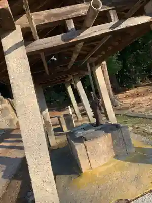 三神社の手水舎