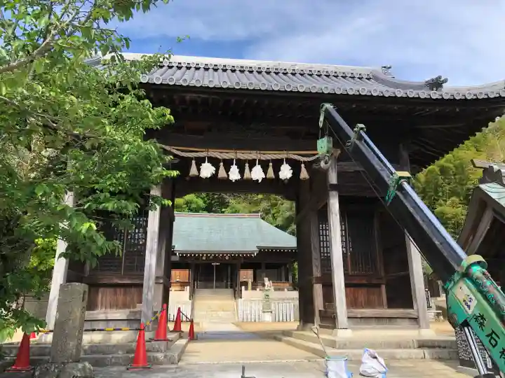 安乎八幡神社の{uncategorized: "未分類", other: "その他", undefined: "問題あり", building: "その他建物", grave: "お墓", sacred_gate: "鳥居", guardian: "狛犬", statue: "像", buddha: "仏像", history: "歴史", nature: "自然", garden: "庭園", animal: "動物", pagoda: "塔", temizu: "手水舎", mountain_gate: "山門・神門", sanctuary: "本殿・本堂", subordinate: "末社・摂社", art: "芸術", scenery: "景色", jizo: "地蔵", ema: "絵馬", goshuin: "御朱印", omikuji: "おみくじ", items: "授与品その他", amulet: "お守り", goshuincho: "御朱印帳", eats: "食事", festival: "お祭り", votive_dance: "神楽", shichigosan: "七五三参", wedding: "結婚式", experience: "体験その他", initially: "初詣", around: "周辺", anti_infection: "感染症対策"}