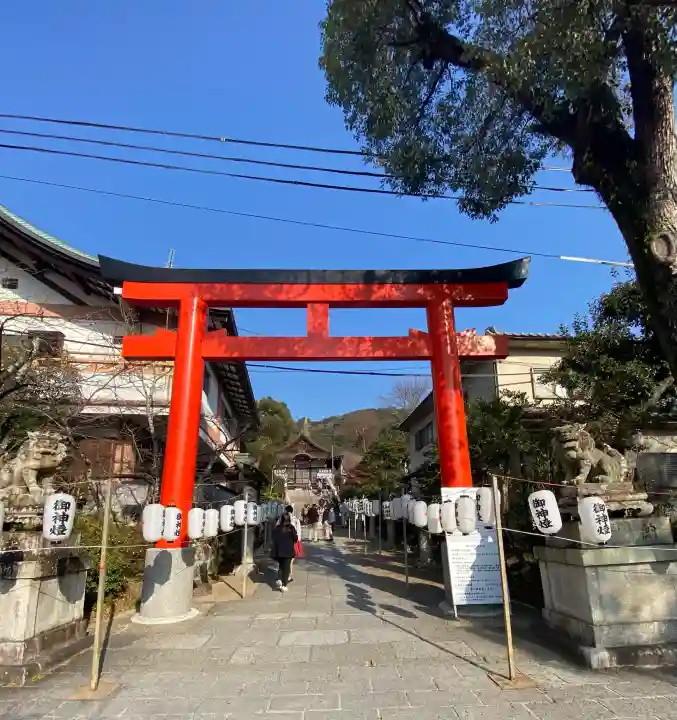 宇治神社の{uncategorized: "未分類", other: "その他", undefined: "問題あり", building: "その他建物", grave: "お墓", sacred_gate: "鳥居", guardian: "狛犬", statue: "像", buddha: "仏像", history: "歴史", nature: "自然", garden: "庭園", animal: "動物", pagoda: "塔", temizu: "手水舎", mountain_gate: "山門・神門", sanctuary: "本殿・本堂", subordinate: "末社・摂社", art: "芸術", scenery: "景色", jizo: "地蔵", ema: "絵馬", goshuin: "御朱印", omikuji: "おみくじ", items: "授与品その他", amulet: "お守り", goshuincho: "御朱印帳", eats: "食事", festival: "お祭り", votive_dance: "神楽", shichigosan: "七五三参", wedding: "結婚式", experience: "体験その他", initially: "初詣", around: "周辺", anti_infection: "感染症対策"}