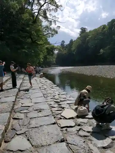 伊勢神宮内宮（皇大神宮）の{uncategorized: "未分類", other: "その他", undefined: "問題あり", building: "その他建物", grave: "お墓", sacred_gate: "鳥居", guardian: "狛犬", statue: "像", buddha: "仏像", history: "歴史", nature: "自然", garden: "庭園", animal: "動物", pagoda: "塔", temizu: "手水舎", mountain_gate: "山門・神門", sanctuary: "本殿・本堂", subordinate: "末社・摂社", art: "芸術", scenery: "景色", jizo: "地蔵", ema: "絵馬", goshuin: "御朱印", omikuji: "おみくじ", items: "授与品その他", amulet: "お守り", goshuincho: "御朱印帳", eats: "食事", festival: "お祭り", votive_dance: "神楽", shichigosan: "七五三参", wedding: "結婚式", experience: "体験その他", initially: "初詣", around: "周辺", anti_infection: "感染症対策"}
