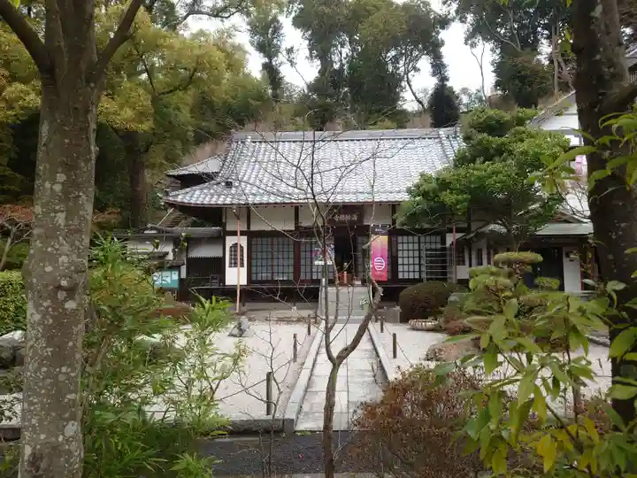 満願寺の本殿・本堂